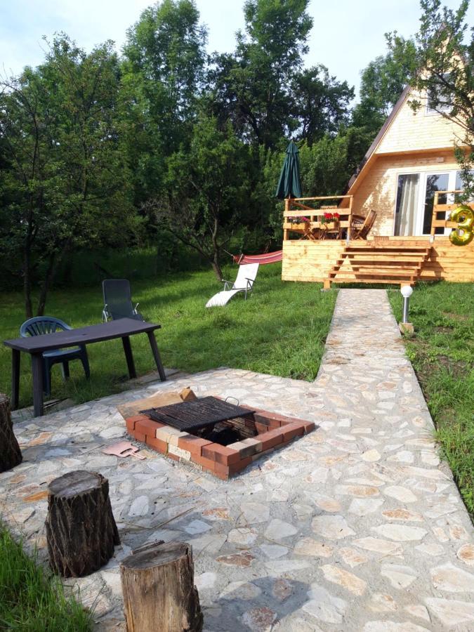 Cabana Din Livada Pucioasa Exterior photo